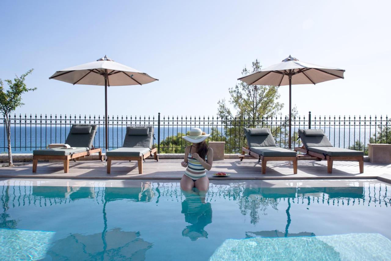 Avra Private Suites Lassi  Exterior foto