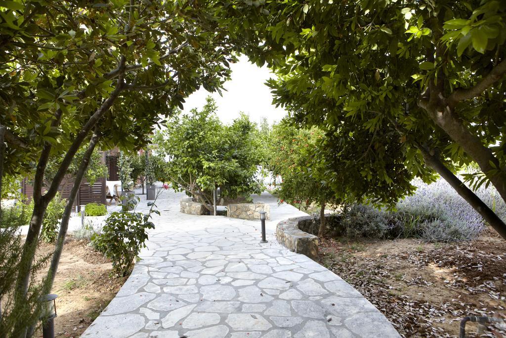 Avra Private Suites Lassi  Exterior foto