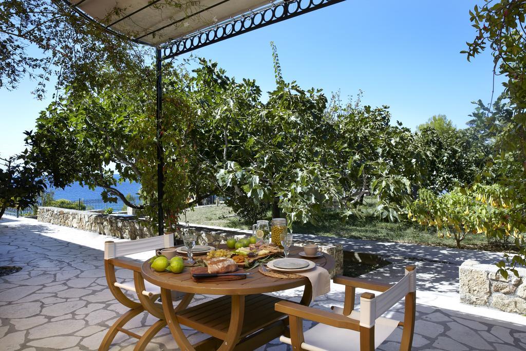Avra Private Suites Lassi  Exterior foto