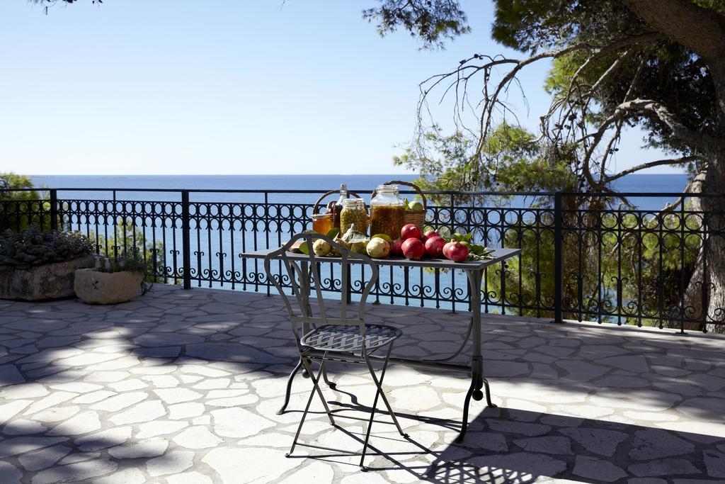 Avra Private Suites Lassi  Exterior foto