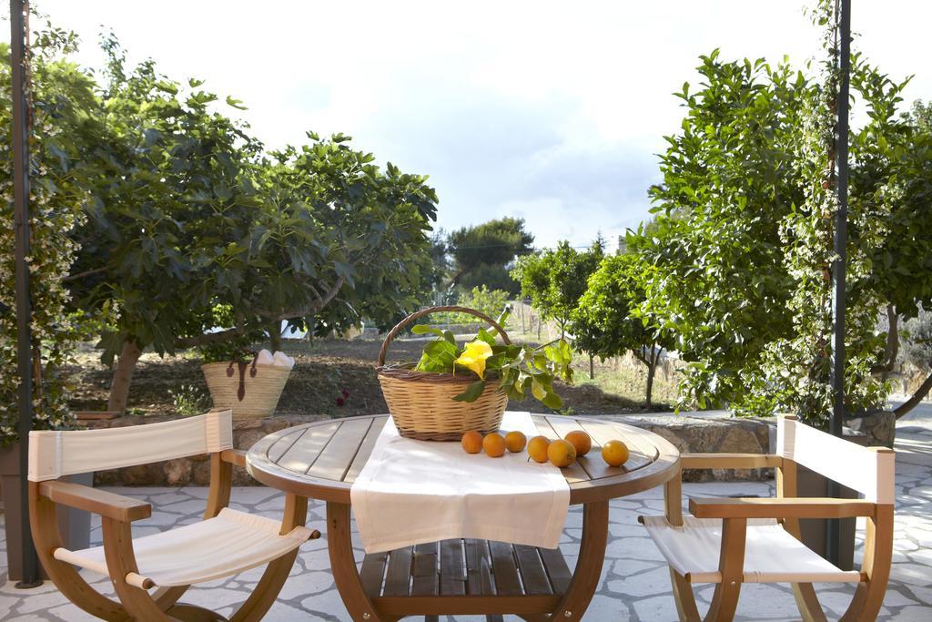 Avra Private Suites Lassi  Exterior foto