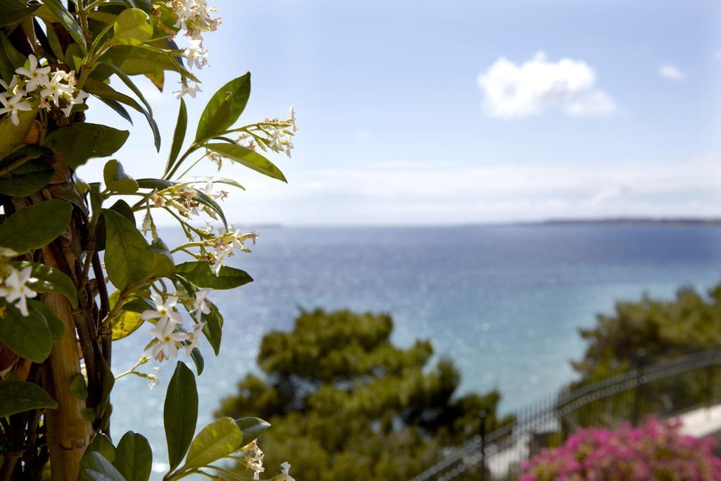 Avra Private Suites Lassi  Exterior foto