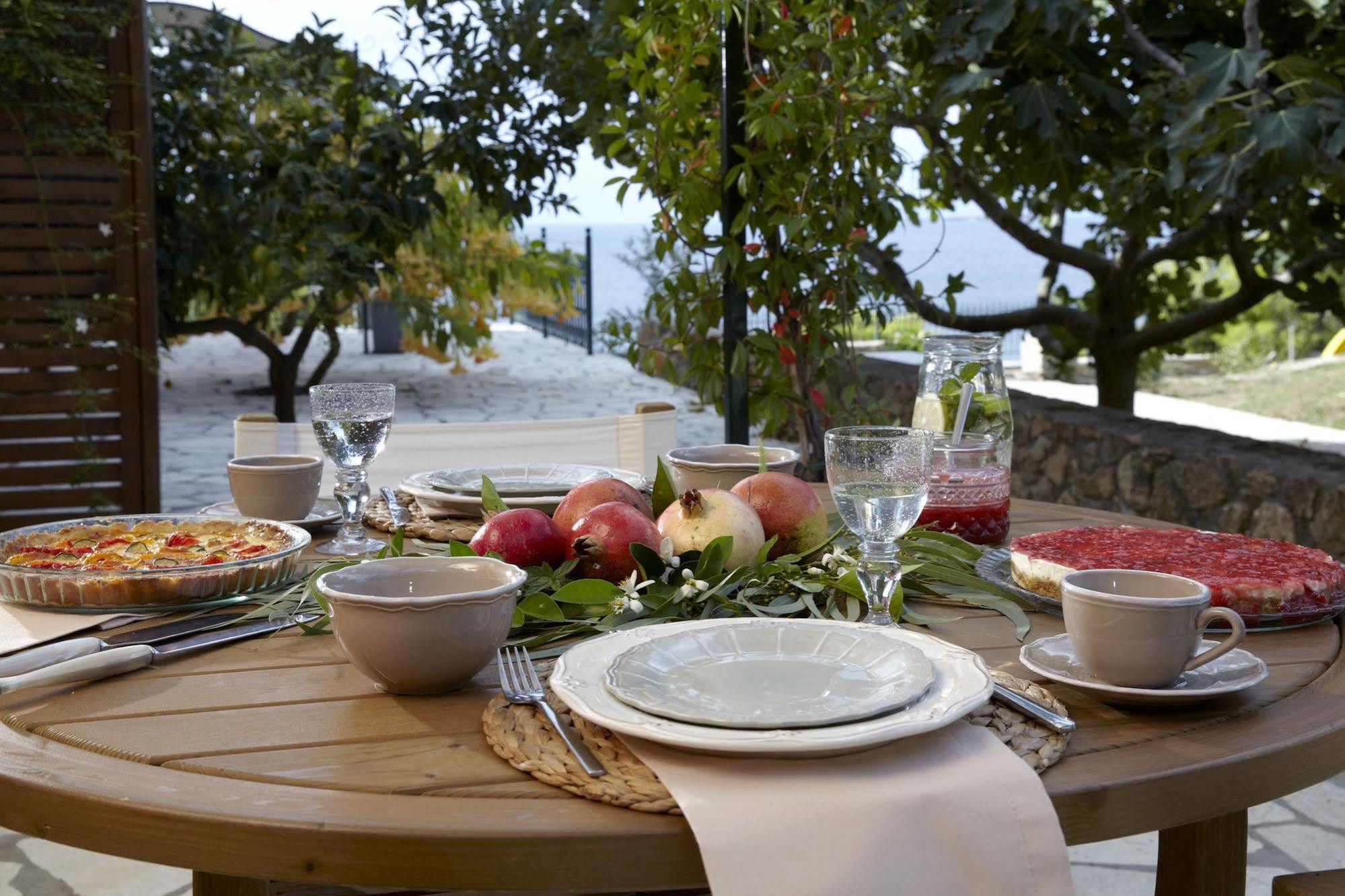 Avra Private Suites Lassi  Exterior foto