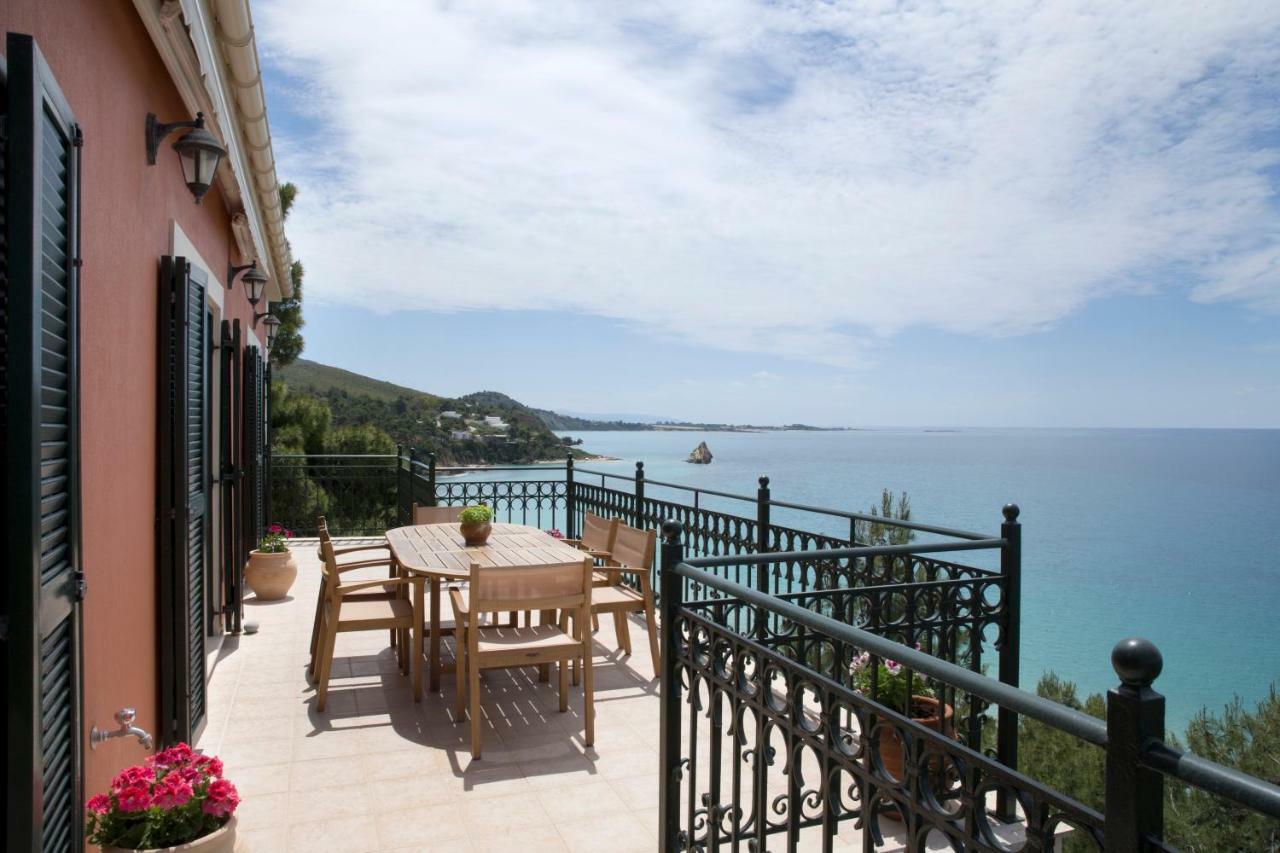 Avra Private Suites Lassi  Exterior foto