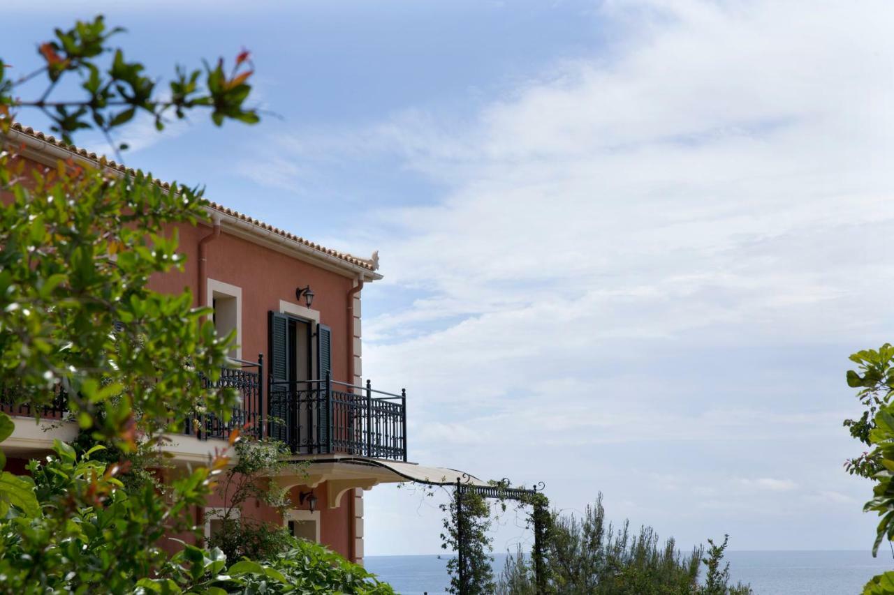 Avra Private Suites Lassi  Exterior foto
